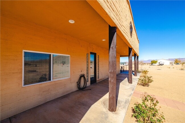 Building Photo - 10563 N Garrett Dr