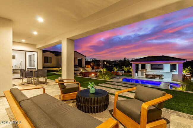 Building Photo - 13924 Dyer Ln