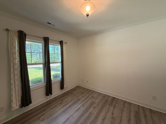 Building Photo - Gorgeous Executive Home in Anderson Creek ...