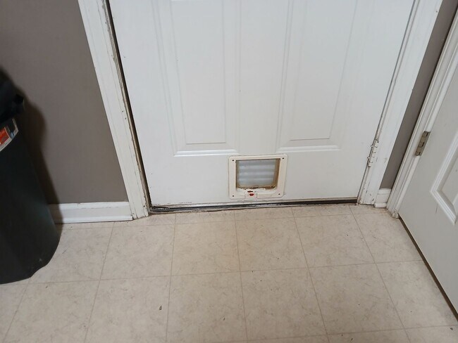 Building Photo - Charming and specious   3BR House in Bryant