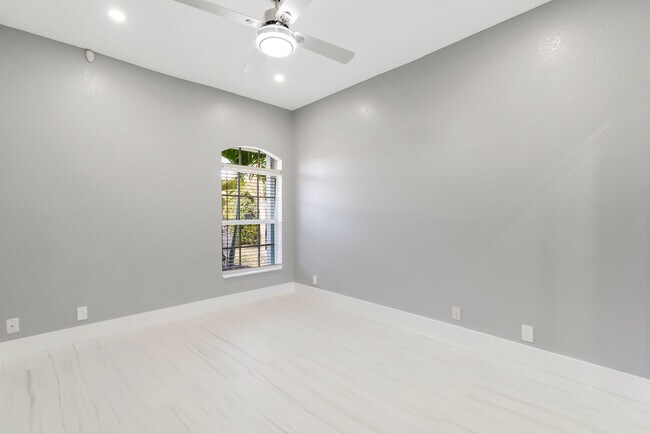 Building Photo - 3400 Willow St