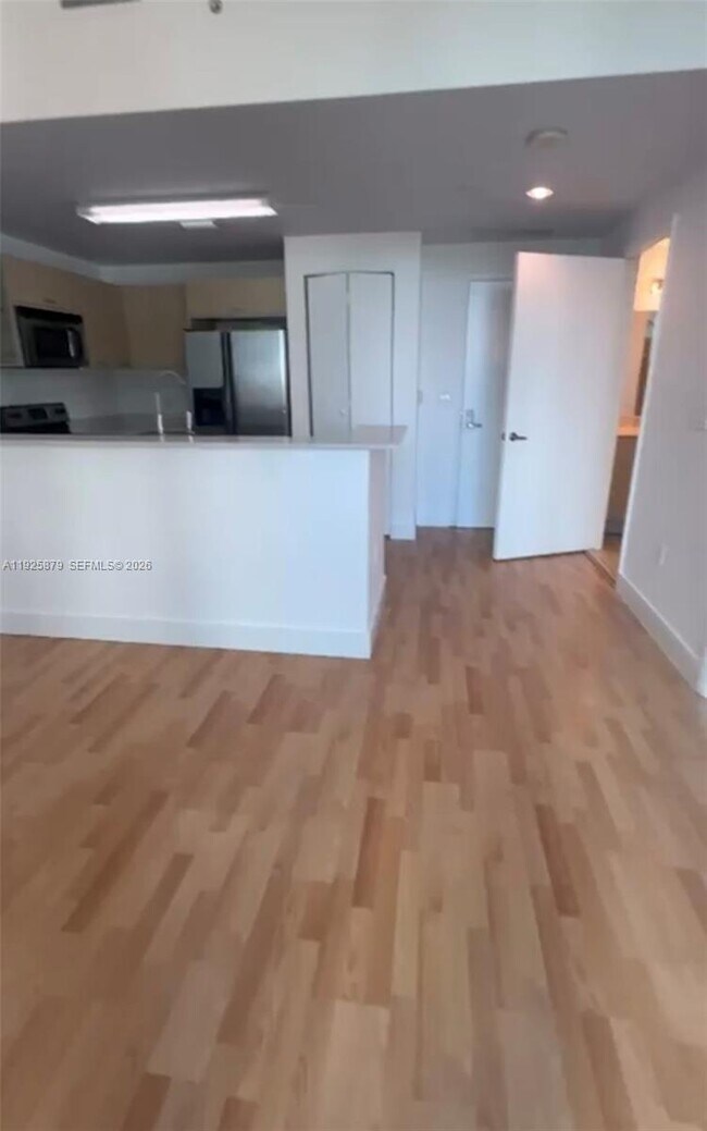 Building Photo - 350 NE 24th St