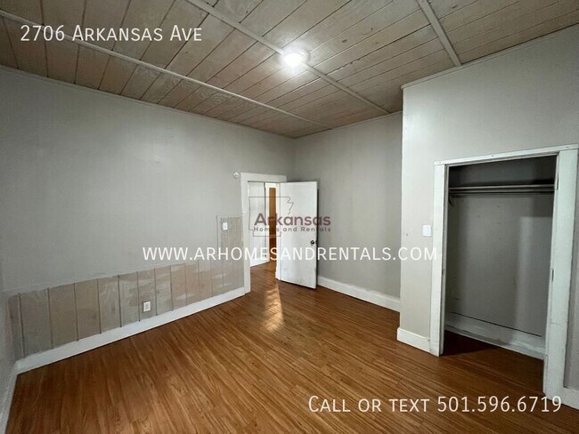 Building Photo - 2706 Arkansas Ave