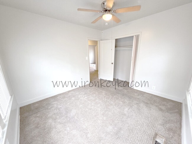 Building Photo - 2100 E 58th St