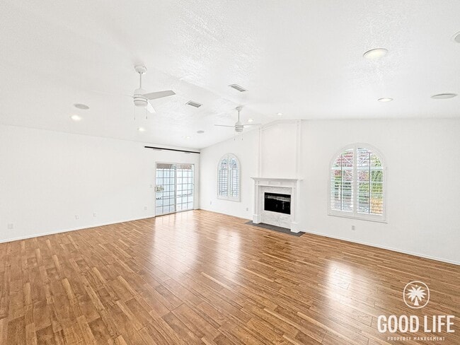 Building Photo - Inviting 3BD/2BA South Park Home with Turf Yards, Hardwood Floors & A/C