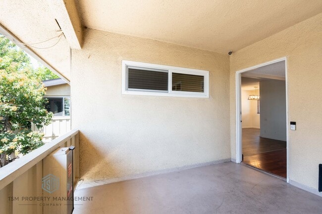 Building Photo - 385 Cliff Dr