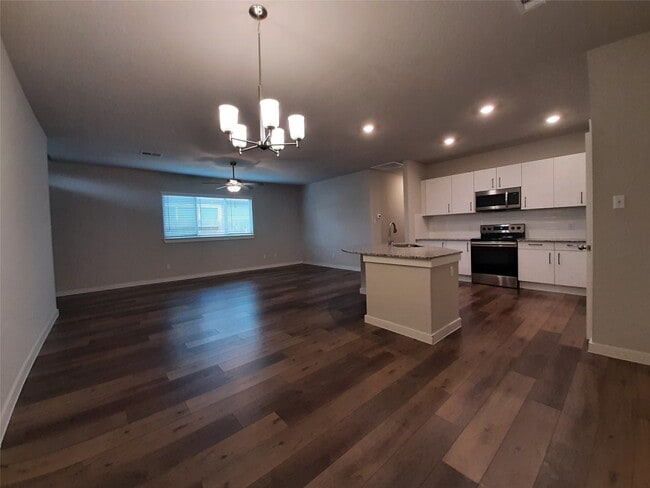 Building Photo - 9784 Grosbeak Ln