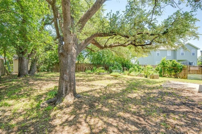 Building Photo - 1707 Overhill Dr
