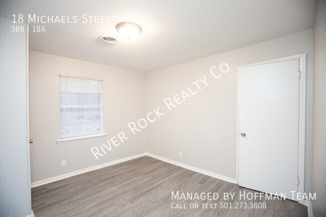 Building Photo - 18 Michaels St