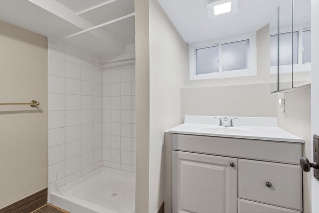 Building Photo - 3135 W 44th Ave