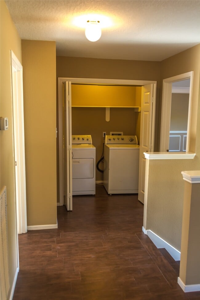 Building Photo - 25727 Bearborough Dr