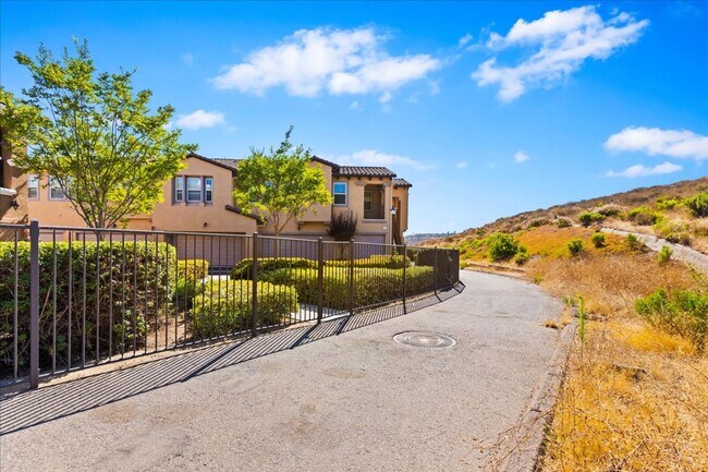 Building Photo - $3,456 - 2 Bed / 2 Bath Stunning Corner Un...
