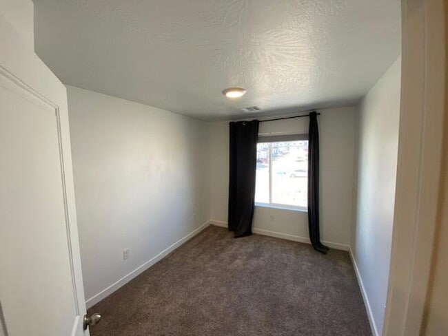 Building Photo - Coming Soon! 3 Bedroom 2 bath with Garage-...