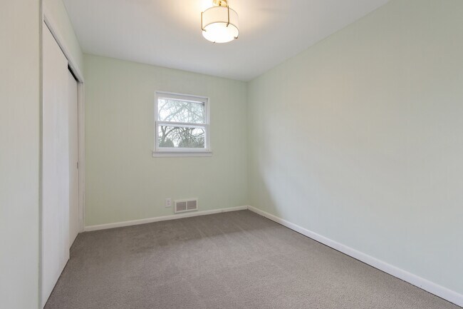 Building Photo - 2158 Pleasure View Rd