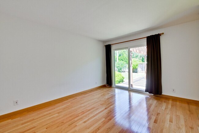 Building Photo - Charming Updated 4 Bedroom Home in Santa Clara with Expansive Backyard and Fruit Trees.