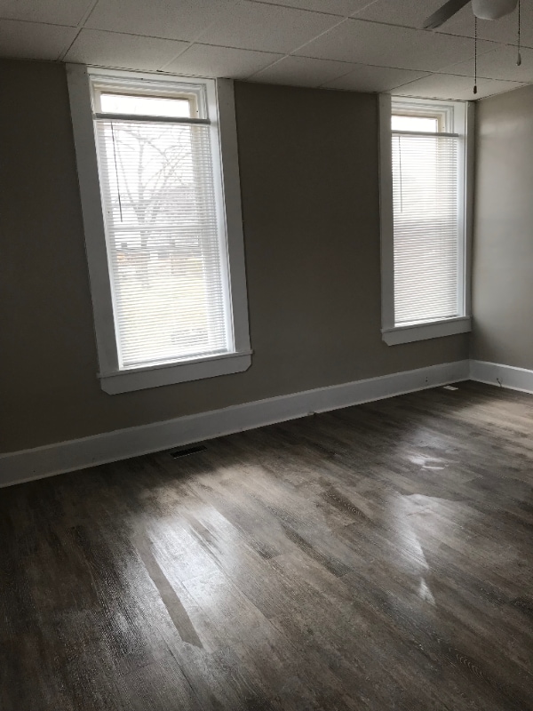 Building Photo - 10 W Park St