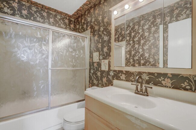 Building Photo - 5910 Via Delray Blvd