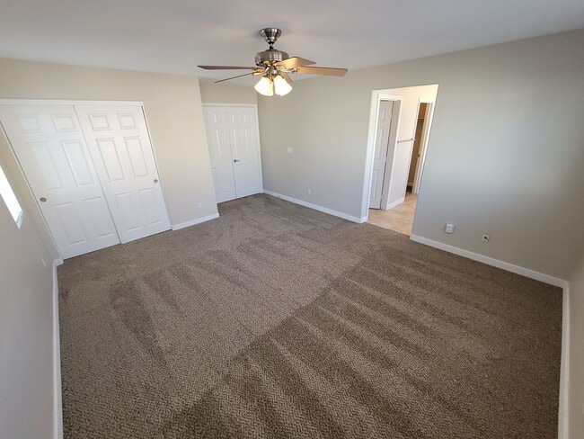 Building Photo - Immaculate 3 Bedroom Home in a Gated Commu...