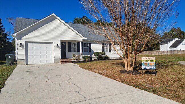 Primary Photo - 312 S Tree Ct