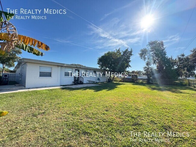 Building Photo - 1102 Egan Dr