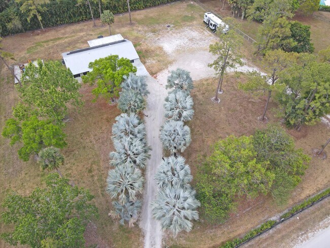 Building Photo - 13624 Farley Rd