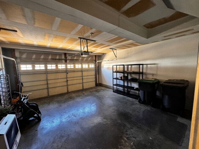 Building Photo - 5406 Ridgedale Dr