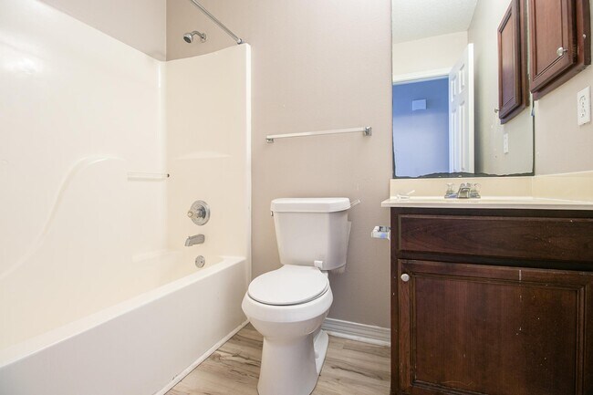 Building Photo - 10690 E Bay Tree Dr
