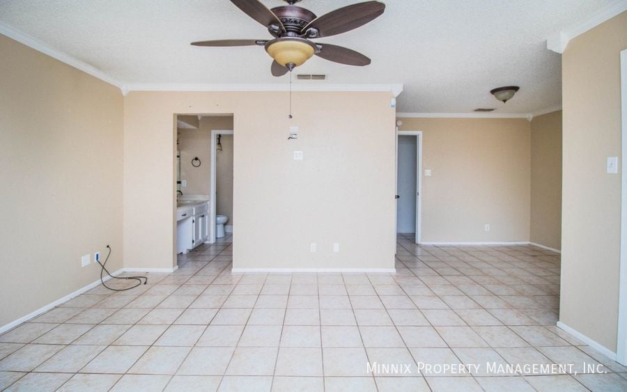 Building Photo - 4429 Esmond Dr