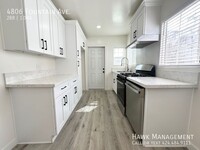 Building Photo - Charming Two-Bedroom Home Near the Heart o...