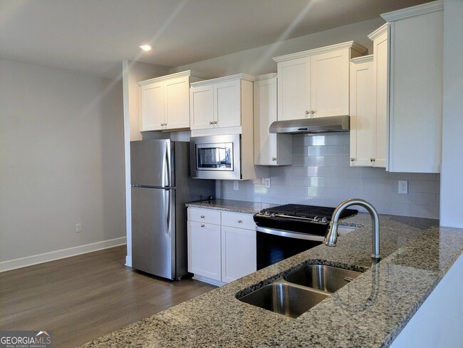 Building Photo - 318 Duplin Dr