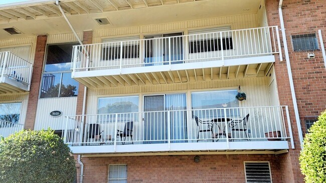 Building Photo - 5616 Crenshaw Rd