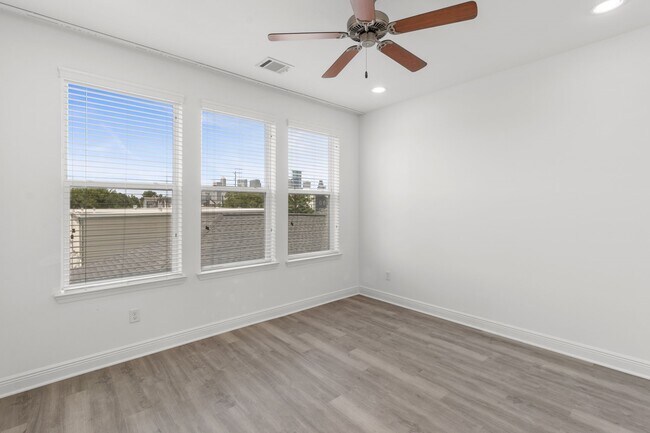 Building Photo - 2718 McGowen St