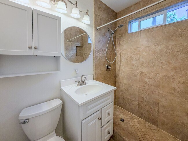 Building Photo - 1065 Belfast Ln