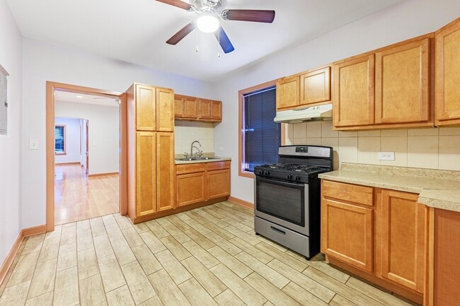 Building Photo - 1810 N Long Ave