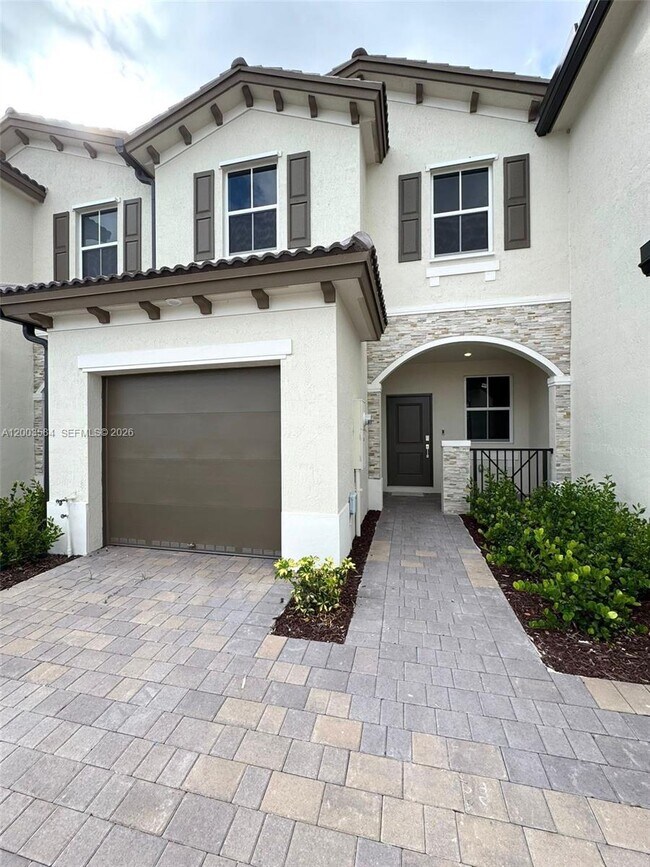 Building Photo - 2877 SE 24th Ct