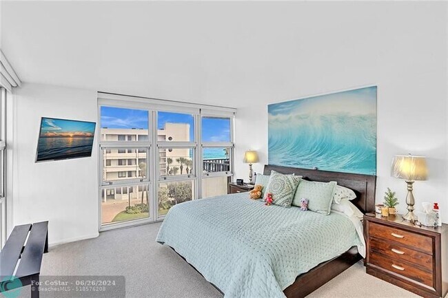 Building Photo - 525 N Ocean Blvd