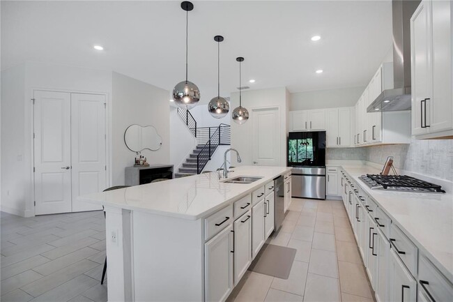 Building Photo - 14189 Larkspur Lake Dr