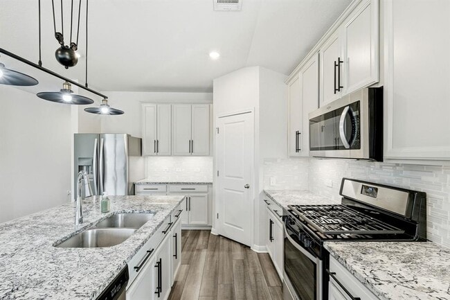 Building Photo - 424 Windy Reed Rd