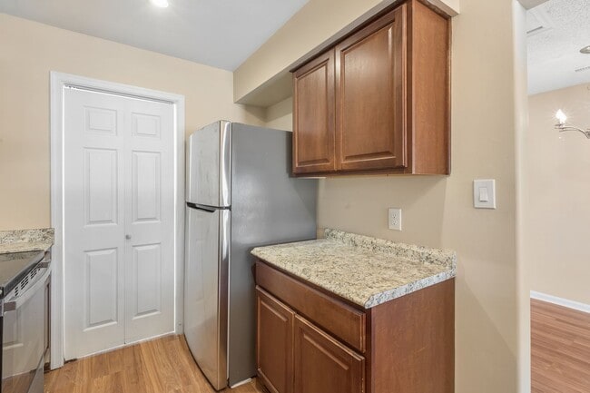 Building Photo - 3908 Buchanan Dr