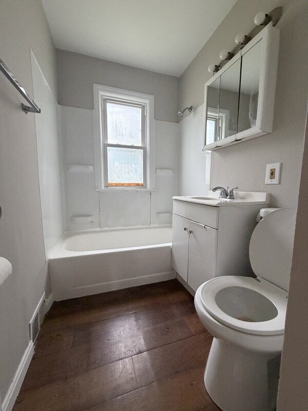 Building Photo - 16910 Lotus Dr