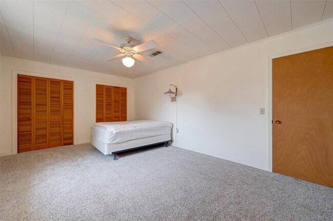 Building Photo - 16711 US-90 ALT