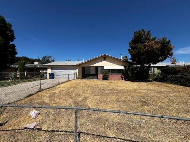 Building Photo - 5800 Midas St