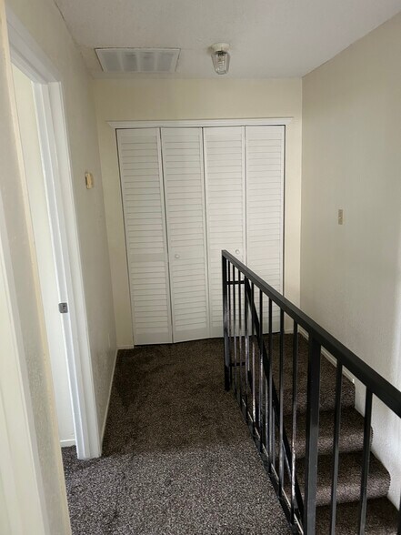 Building Photo - 2480 Wilson Ave