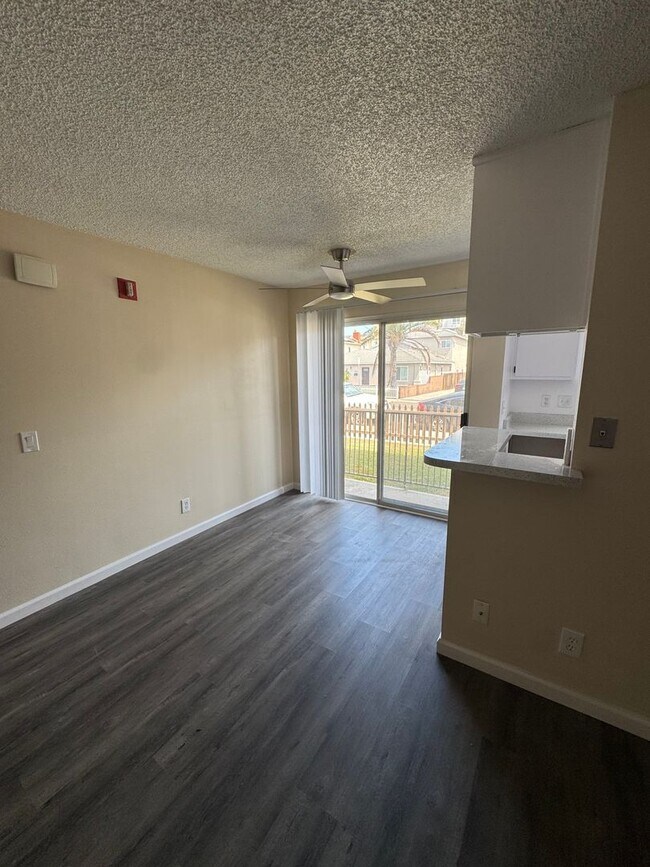 Interior Photo - 4828