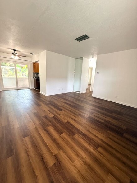 Building Photo - 4001 NW 31st Ave