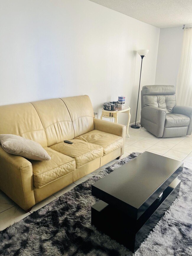 Building Photo - 1849 S Ocean Dr