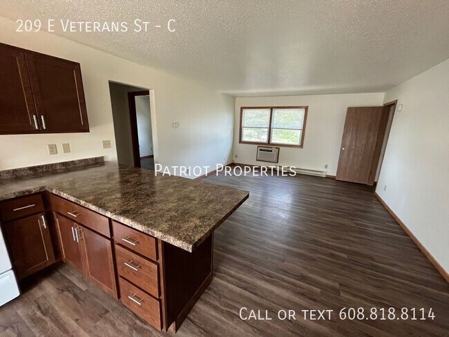 Building Photo - 209 E Veterans St