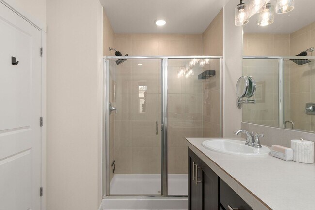 Building Photo - Modern 3 Bedroom, 2.5 Bathroom Townhome in South Cooper Mountain