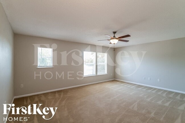 Building Photo - 1043 Sunray Ct