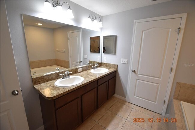 Building Photo - 20210 Pond Apple Ln